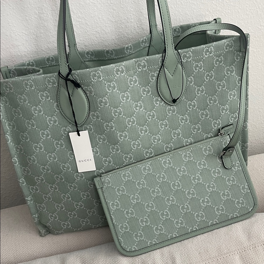 $3850 New GUCCI LG Mint Sage Green Supreme Tote with Detachable Matching Pouch - Picture 3 of 17